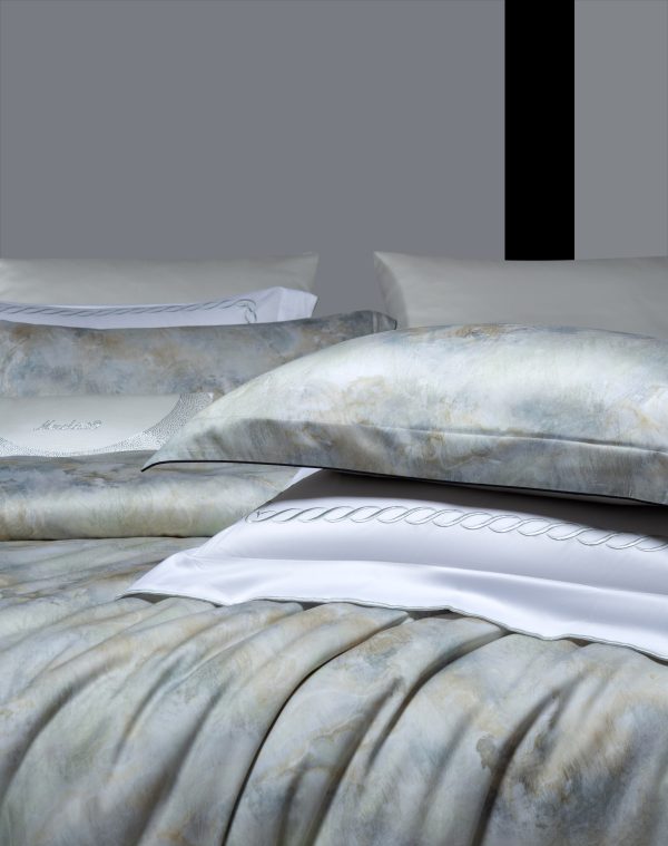 TENCEL™ & Cotton Blend Bedding Set – King Size