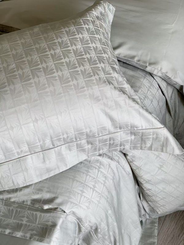 微信图片_20250526141617 Long-Staple Cotton Jacquard Bedding Set – 4 Pieces